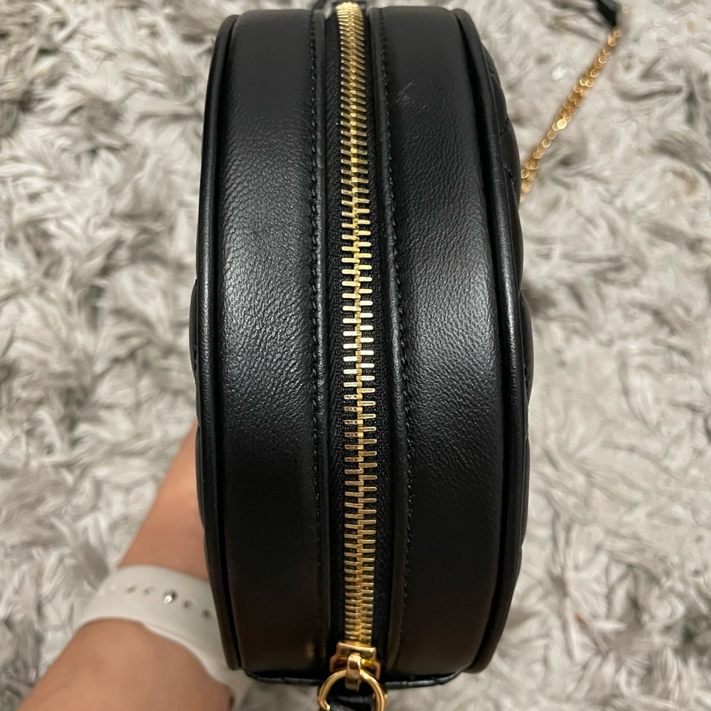 Versace black leather crossbody bag. - Picture 5 of 10